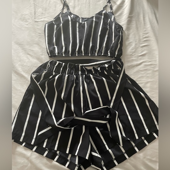 Essence Striped Cropped Top Cami & Belted Paperbag Shorts Set - Picture 4 of 4